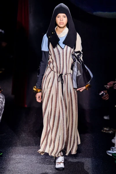 Look 28